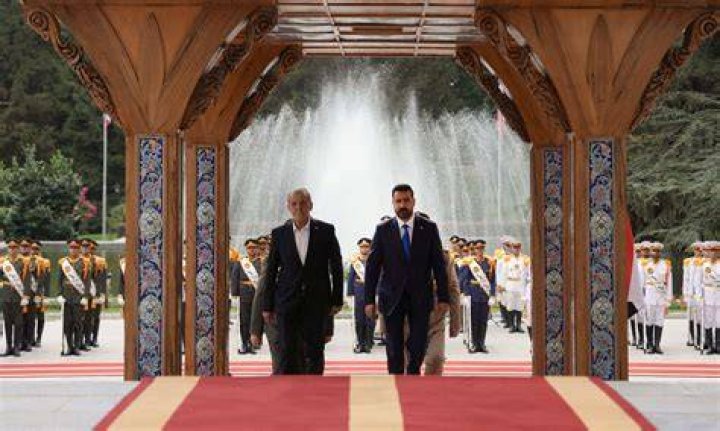 What song is played when US president arrives?